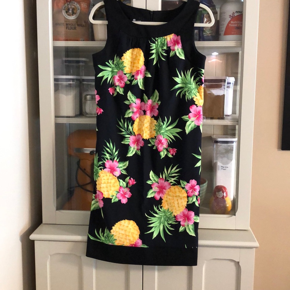 Super cute summer pineapple dress - size 8